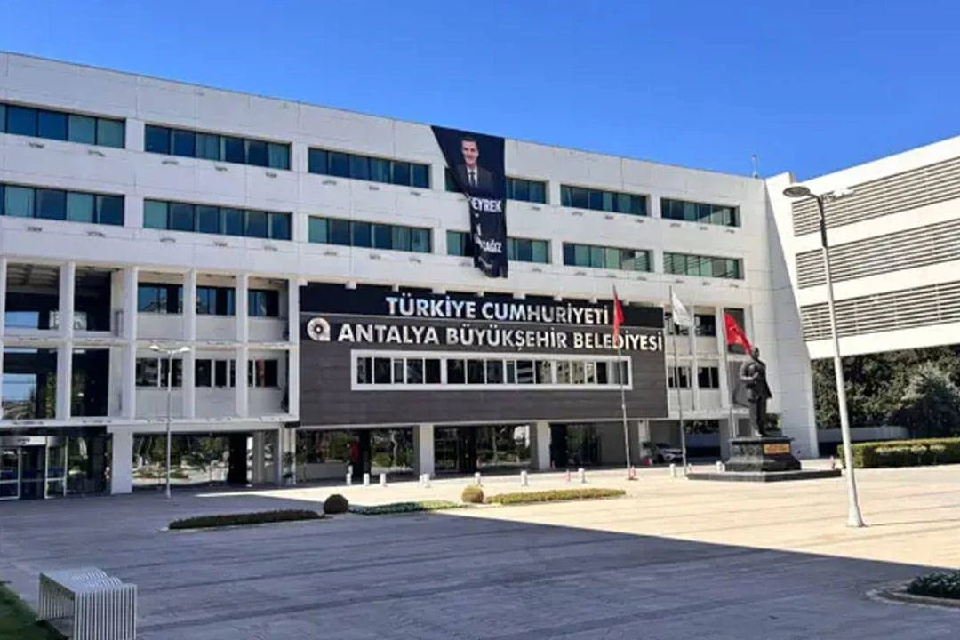 Antalya Büyükşehir Belediyesine operasyon: 25 gözaltı