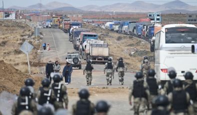 Bolivya’da halk sokağa döküldü: Başkan Paz’ın istifası isteniyor
