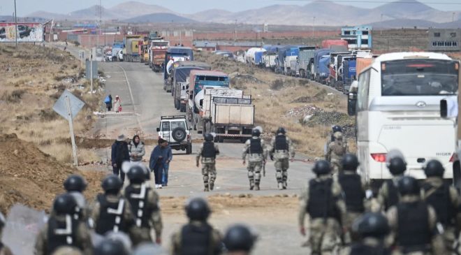 Bolivya’da halk sokağa döküldü: Başkan Paz’ın istifası isteniyor