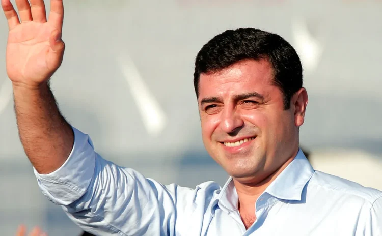 Selahattin Demirtaş Fenomeni: Geri Dönecek mi, Yoksa Zaten Hiç Gitmedi mi? Mehmet Öğütçü Yazdı