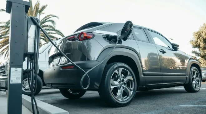 Savaş ve yakıt fiyatları elektrikli araç satışlarını tetikledi: Çin ve ABD’de düşüş, Avrupa’da artış