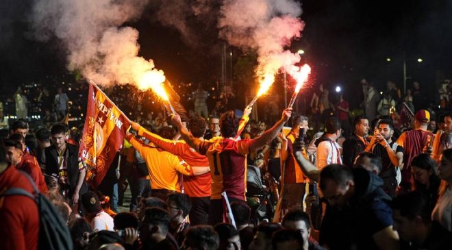 kez zafer Cimbom’un: Türkiye’nin her yeri kutlama alanına döndü