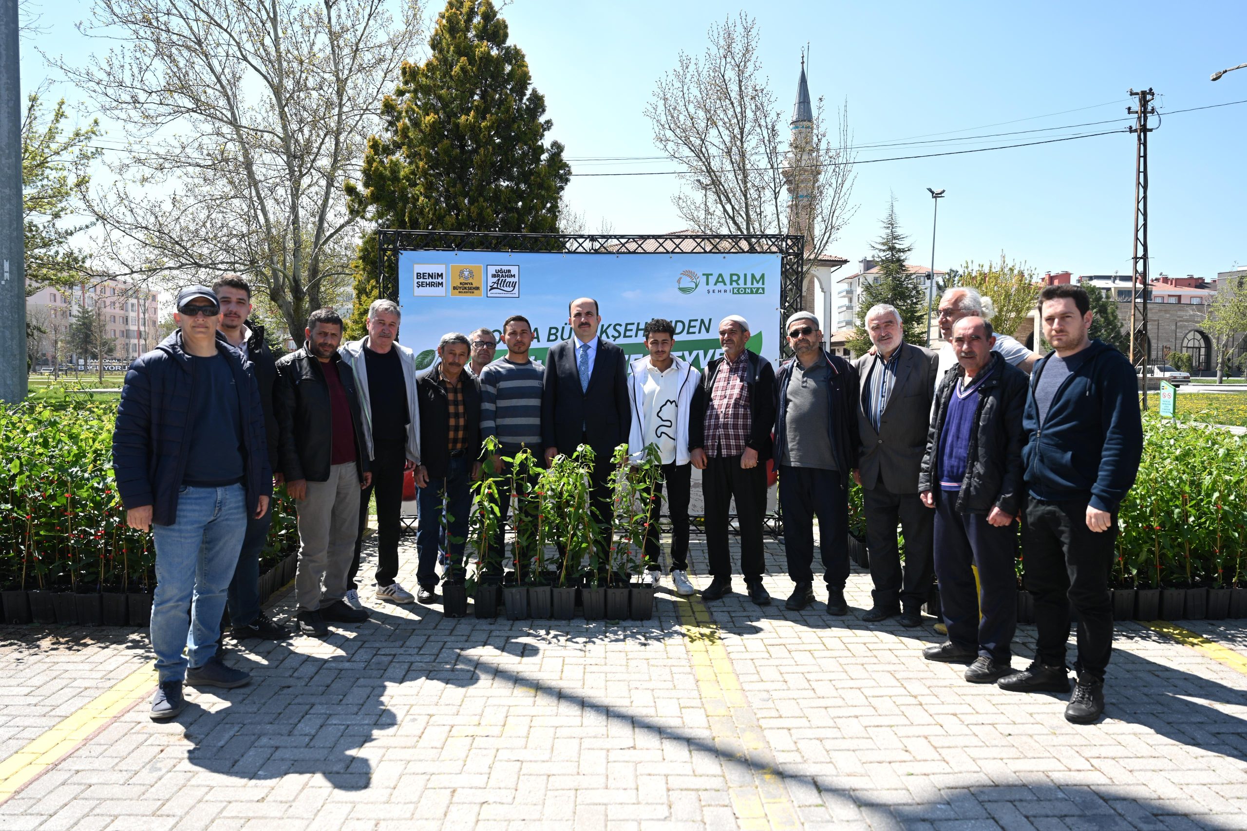 KONYA BÜYÜKŞEHİR ÇİFTÇİLERİN YANINDA