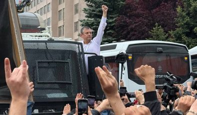 Özel yarın İzmir’e gidiyor: CHP’den Cumhuriyet Meydanı’na çağrı