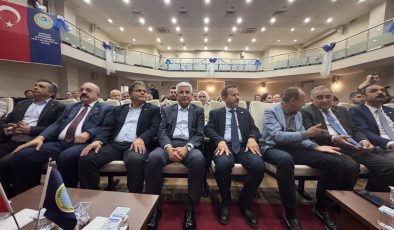 Mersin’de Yapay Zeka Zirvesi: Özgün Serhat Gündeş’ten İş Dünyasına Çarpıcı Gelecek Uyarısı