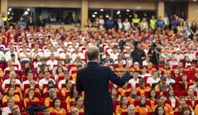 Başkan Seçer, “Mersin, Türkiye’nin her açıdan değerli ve önemli bir kenti.