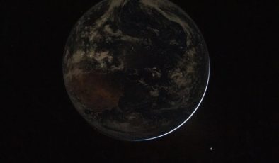 NASA’dan Yeni Dünya Görselleri: “Karanlıkta Bile Parlıyoruz”