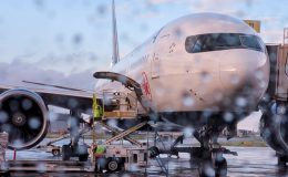 Yıllarca ehliyetsiz uçtu: 900’u aşkın uçuş yapan pilot gözaltında