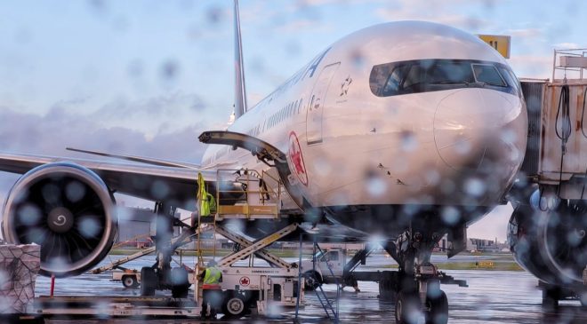 Yıllarca ehliyetsiz uçtu: 900’u aşkın uçuş yapan pilot gözaltında