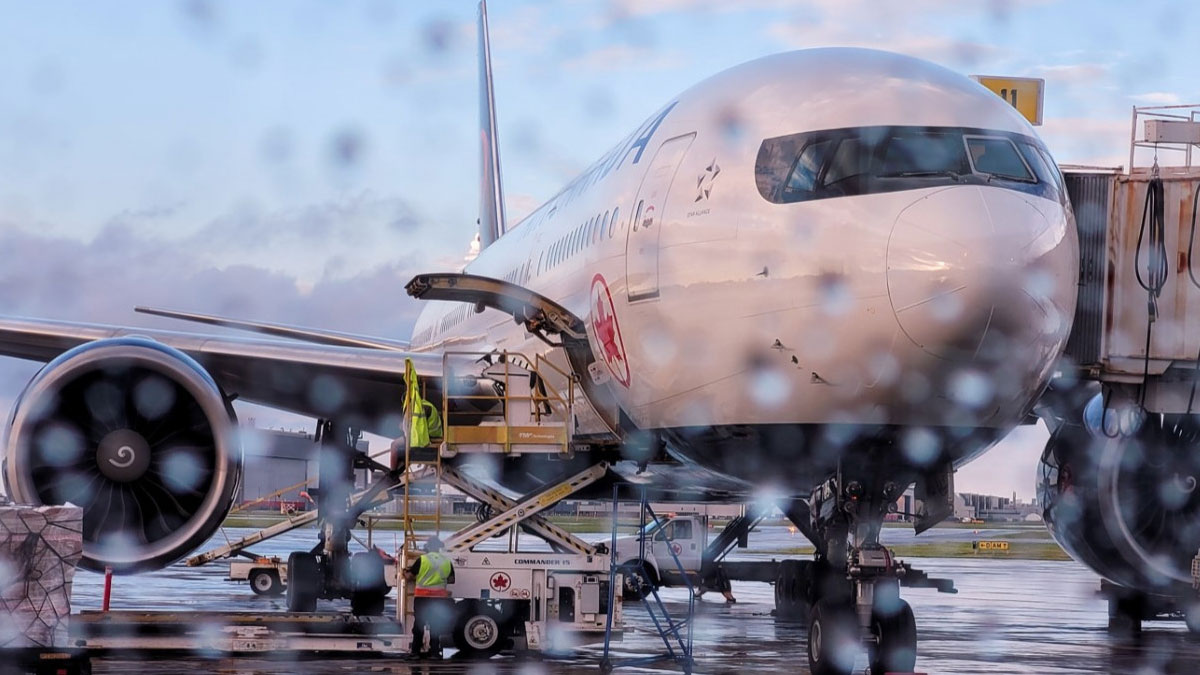 Yıllarca ehliyetsiz uçtu: 900’u aşkın uçuş yapan pilot gözaltında