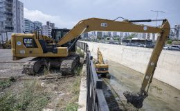 Mersin Büyükşehir Ekipleri Binlerce Noktada İlaçlama Çalışması Yapıyor