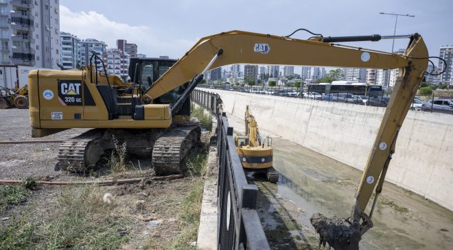 Mersin Büyükşehir Ekipleri Binlerce Noktada İlaçlama Çalışması Yapıyor