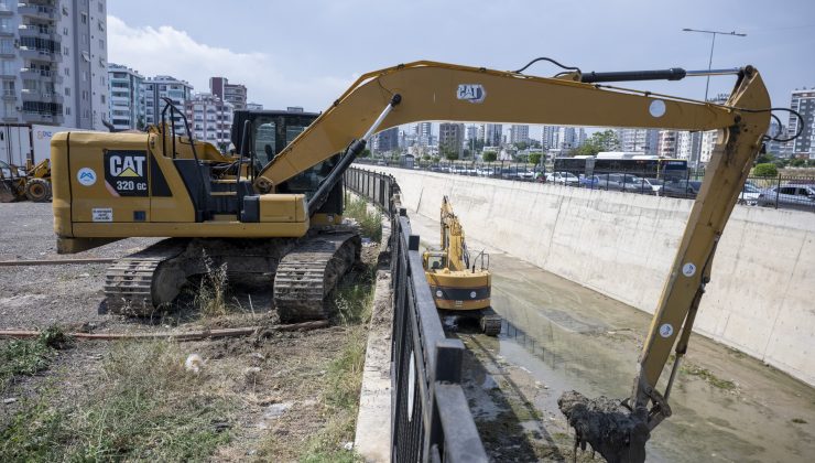 Mersin Büyükşehir Ekipleri Binlerce Noktada İlaçlama Çalışması Yapıyor