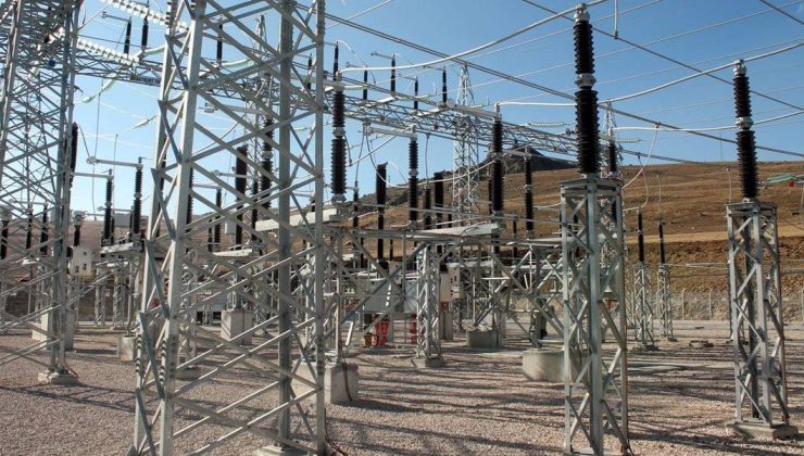 İran’da elektrik kesintisi haftada 2 güne çıktı