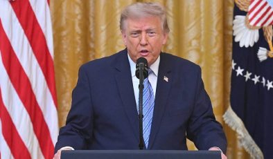 Trump: İran çok ağır darbeler alıyor ve anlaşma yapmak istiyor