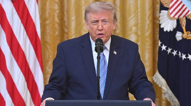 Trump: İran çok ağır darbeler alıyor ve anlaşma yapmak istiyor