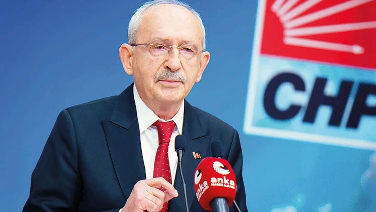 CHP’de hem ihraç hem Özel’e çağrı: Gelin CHP içinde kalın