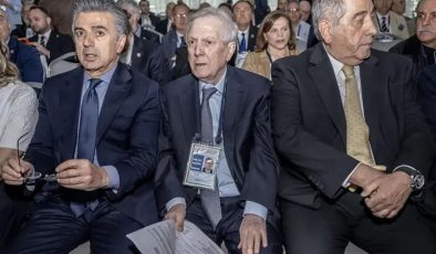 Fenerbahçe’de 7 istifa birden! Aziz Yıldırım’ın en yakınındaki isim bıraktı