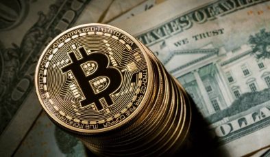 Bitcoin hangi yöne kırılacak? Uzmanlar iki seviyeye işaret etti