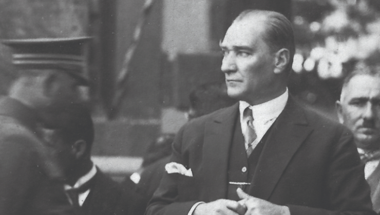 Atatürk’ü Sevmek Neden Bir Çekinme Meselesi Haline Geldi?