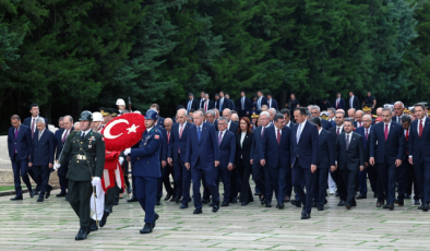 Cumhurbaşkanı Erdoğan ve devlet erkanı Anıtkabir’de! Atatürk’ün huzurunda Netanyahu’ya