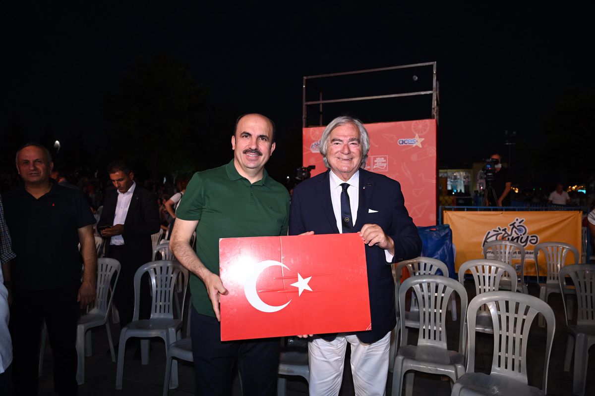 Başkanı Uğur İbrahim Altay, Konya Bisiklet Festivali’nin açılış töreninde Konyalılarla bir araya geldi