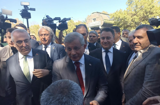 Ahmet Davutoğlu ifade verdi! İşte ilk sözleri