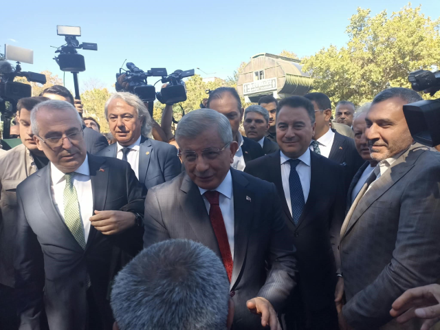 Ahmet Davutoğlu ifade verdi! İşte ilk sözleri