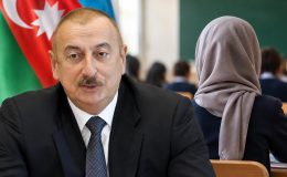 Azerbaycan’dan dikkat çeken karar! Okullarda başörtüsü yasağı