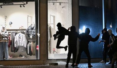 Fransa’da protestoların ardından yeni kriz: Yağmalanan ürünler ikinci el pazarına düştü