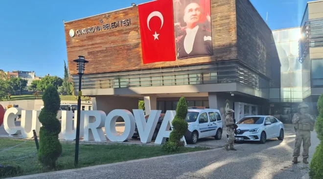 Adana’da Çukurova Belediyesine operasyon: Başkan Emrah Kozay dahil 44 kişi gözaltında