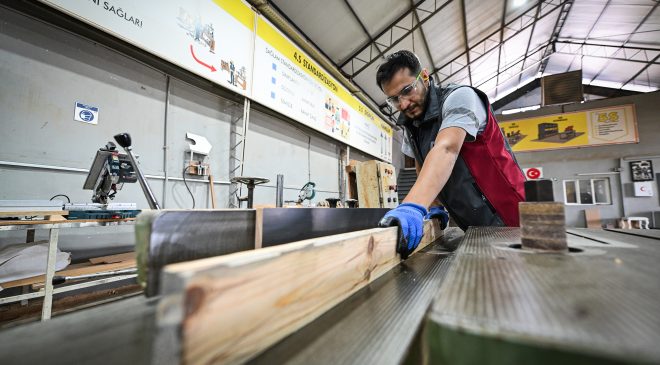Mersin Büyükşehir’in Atölyelerinde Üretim De Var, Tasarruf Da